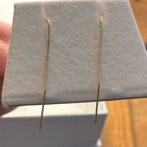 14 K delicate Elegant Gold Threader Earrings